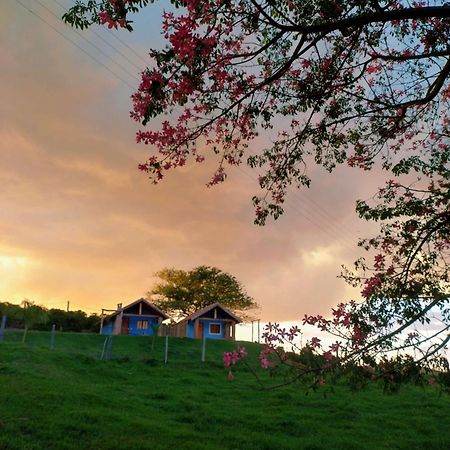 Chales Encantos De Minas Bueno Brandao Bagian luar foto